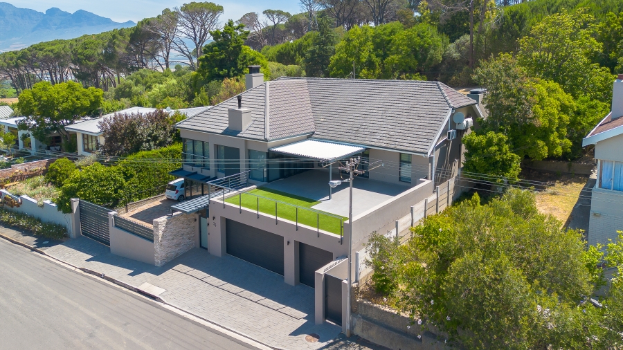 4 Bedroom Property for Sale in Courtrai Western Cape